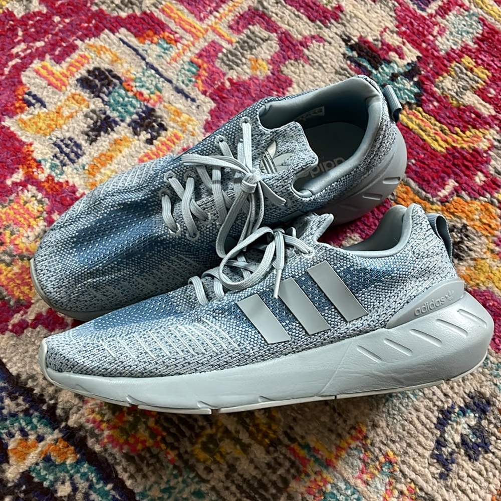 Adidas - Picture 2 of 3